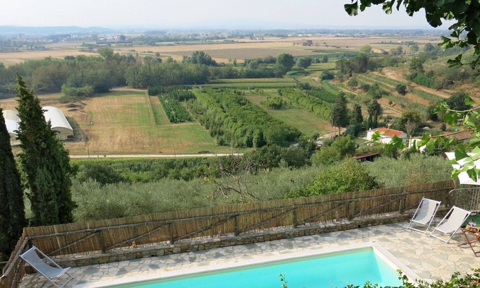 Cascine-La Croce Villa | Wonderful private villa with private pool, WIFI, A/C, TV, terrace, pets allowed and parking