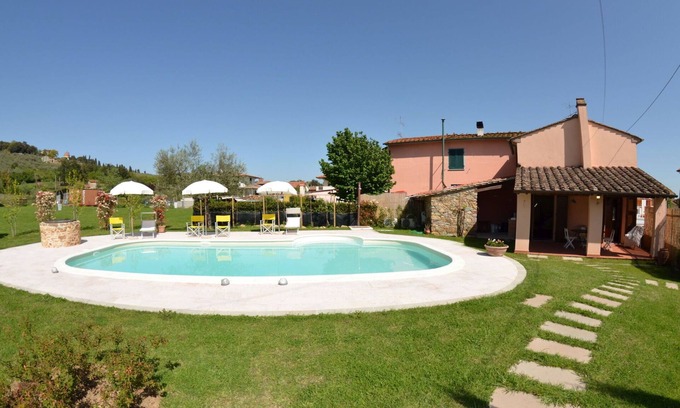 Cascine-La Croce Villa | Wonderful private villa with WIFI, private pool, A/C, veranda, pets allowed, parking, close to Lucca