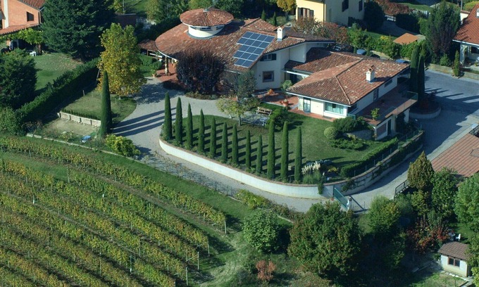 Barolo House | Wonderful villa for 4 people with WIFI, TV, terrace, panoramic view and parking
