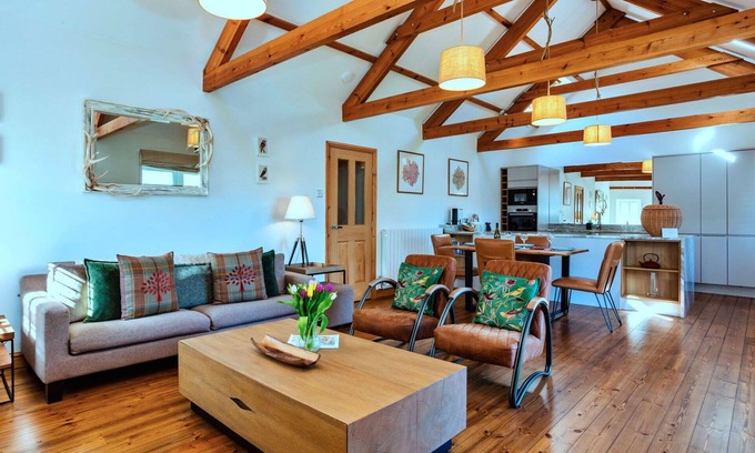 Edlingham House | Wonderful villa for 4 guests with WIFI, terrace and parking