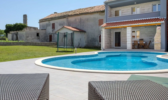 Bratulici House | Wonderful villa with private pool, WIFI, A/C, TV, terrace, pets allowed, panoramic view and par.