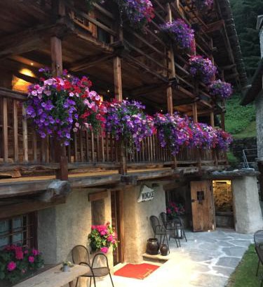 Gressoney-la-Trinite House | Wongade Chambres d'hotes e Restaurant