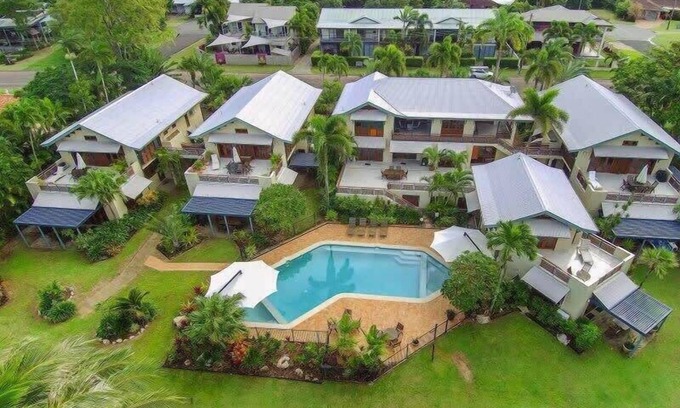 Wongaling Beach Apartment | Wongalinga Absolute Beachfront 2 Bedroom