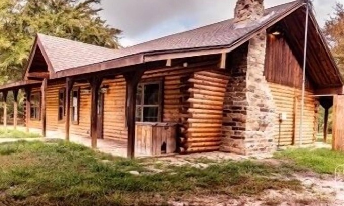 Gober Cabin | Wood Cabin in the wilderness at Bonham, Texas