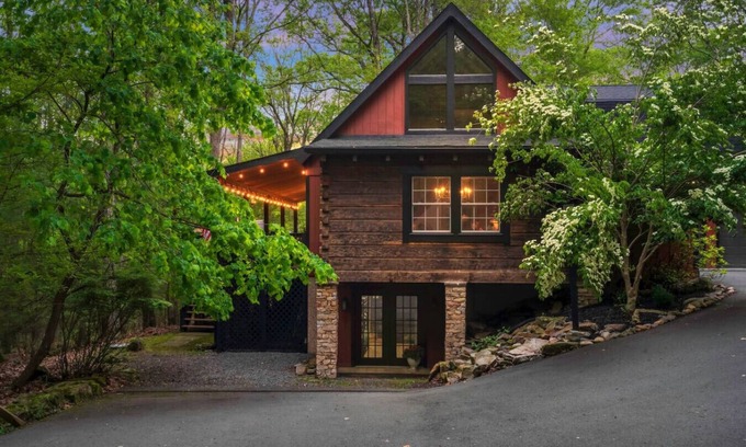 Swanton Cabin | Woodland Wish Hot Tub Sauna Pickleball Game Room