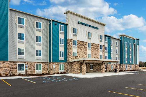 Maumee Hotel | WoodSpring Suites Toledo Maumee