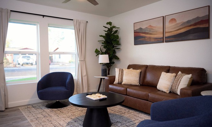 Madera Parc House | Work+Play Retreat w/Pool