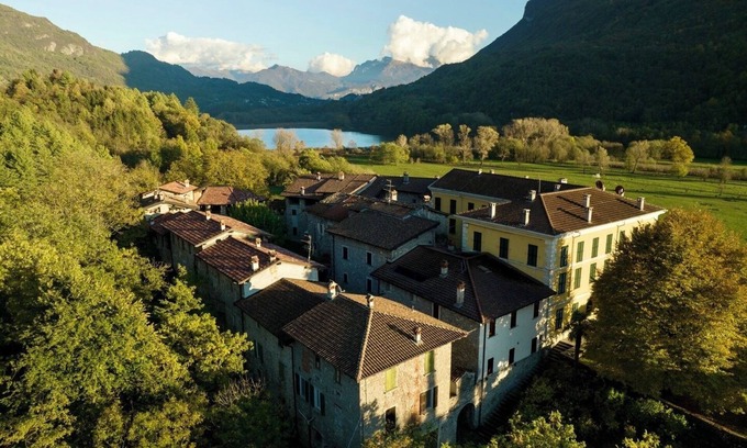 Carlazzo Resort | Workation Castle: Casa Galbiga