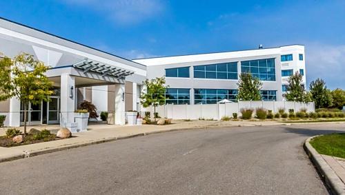 Flint Hotel | Wyndham Flint MI Grand Blanc Bishop Airport Conference Ct