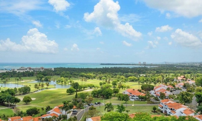 Zarzal Apartment | Wyndham Residence 4BR Penthouse Ocean View