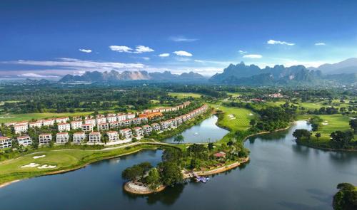 Chuong My Hotel | Wyndham Sky Lake Resort and Villas
