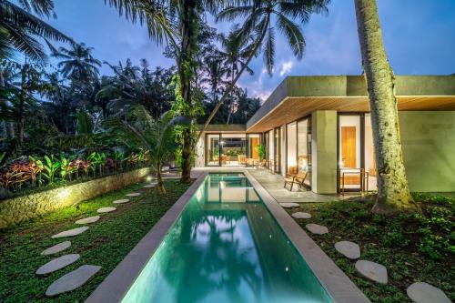 Melayang Villa | X10 - PROMO - Brand NEW Villa - 3BDR - Huge Pool - Ubud