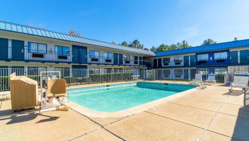 Marshall Hotel | Xpress Inn & Extended Stays