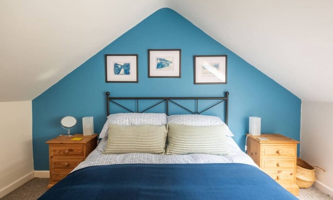 Solva Cottage | Y Bothy · Riverside Bothy In Heart of Scenic Harbour Village