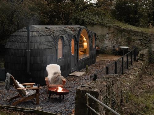 Amlwch House | Y Caban - A Luxury Rural Retreat with Seaviews