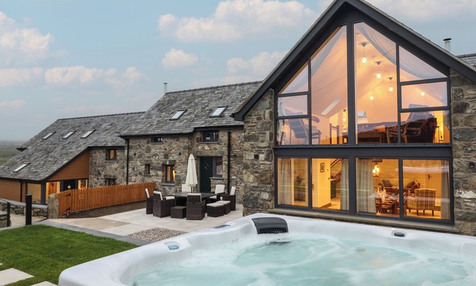 Cwmtirmynach Cottage | Y CÔR, family friendly, luxury holiday cottage in Cerrigydrudion