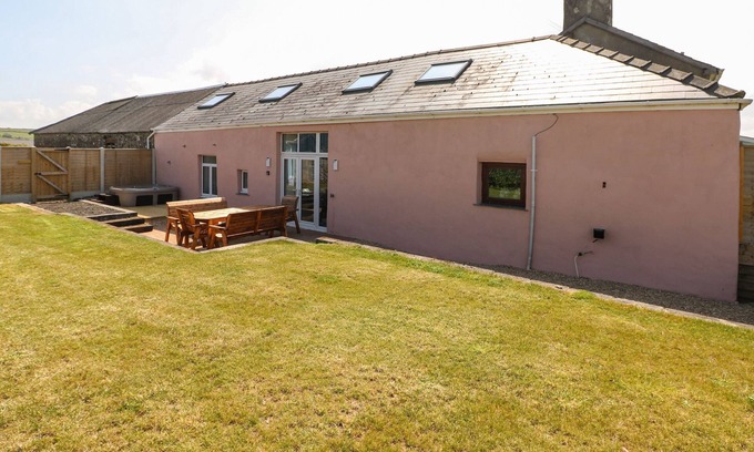 Haverfordwest Cottage | Y FELIN, pet friendly, character holiday cottage in Letterston