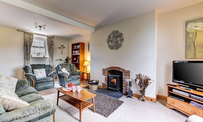 Machynlleth House | Y Llwyn - Four Bedroom House, Sleeps 6
