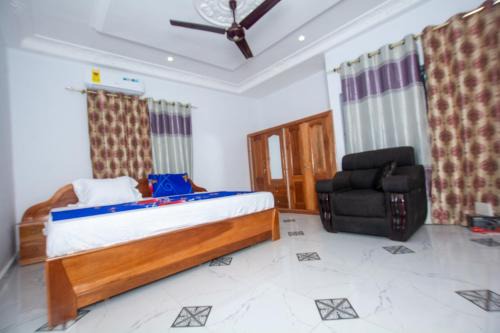 Kumasi House | Yaa Asantewaa Inn