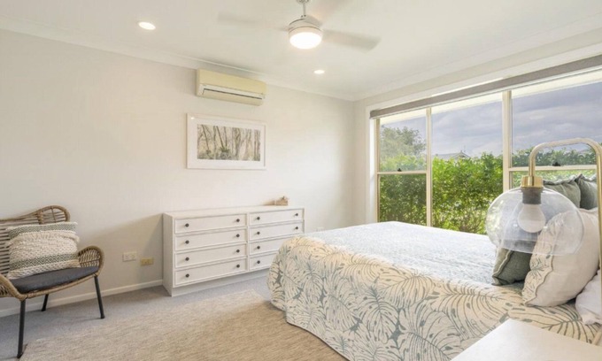 Yamba House | Yamba Family Seascape