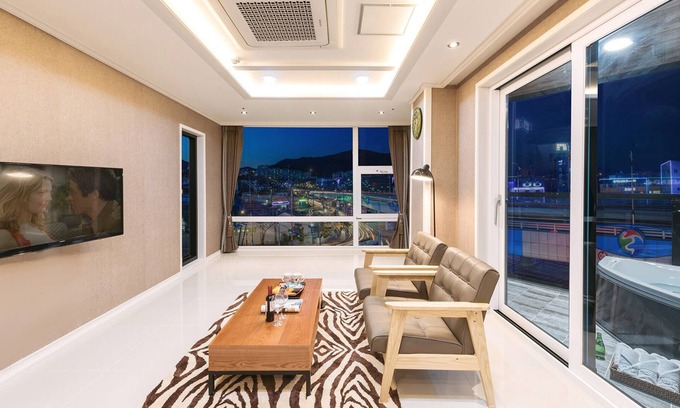 Chongp'o Condo | Yeosu Paradise Spa Pension