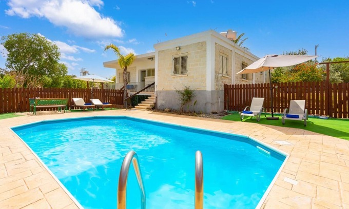 Latchi Villa | Yiangos House - Three Bedroom Villa, Sleeps 7