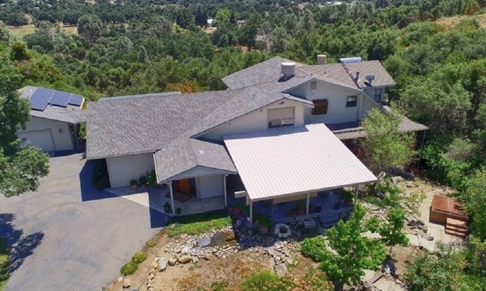 Ahwahnee House | Yosemite Getaway With Excellent Views