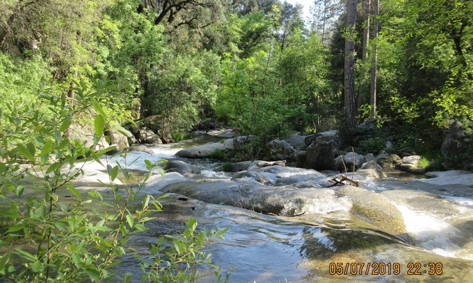 Yosemite Forks House | Yosemite Southgate Waterfront Cabin 3 Bdrm Bass Lake Oakhurst Spa pets Specials!