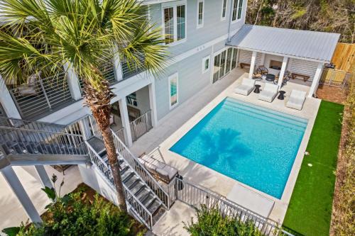Gulfview Heights House | You've Got a Friend in Me - 6 BD