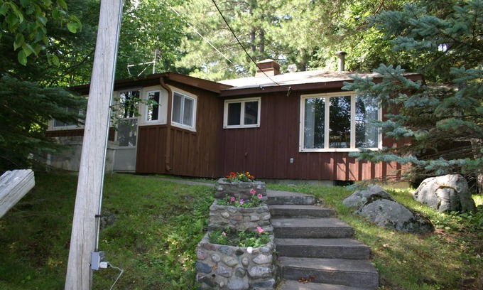 Pelican Lake Cottage | Young's Cabin