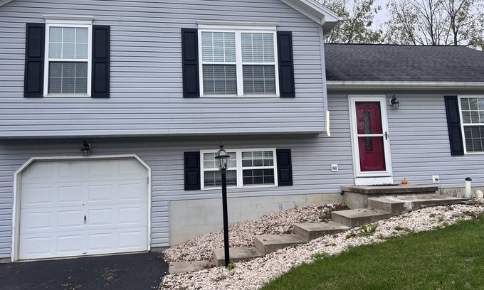 Bellefonte House | Your Cozy Home in Happy Valley 13 mins from Penn State Beaver Stadium