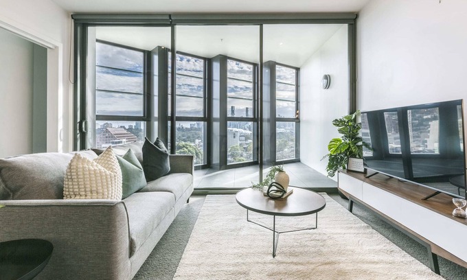Cremorne Apartment | Your Gateway to Sports and Entertainment!