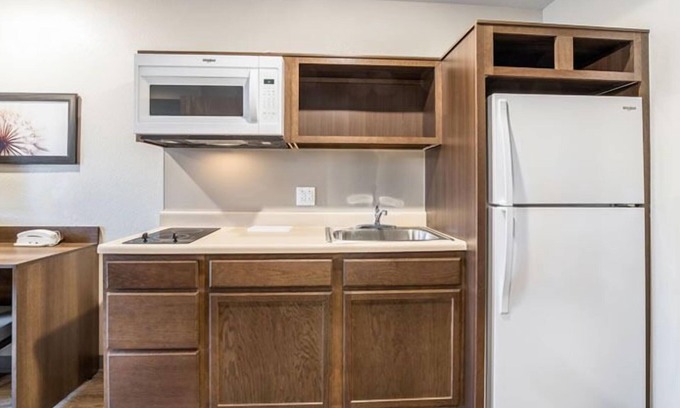 Bellflower Hotel | Your Home Away from Home! Full Kitchen, Pet-friendly, Free Parking!
