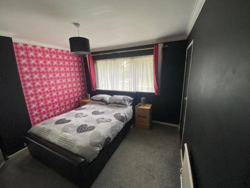 Crawley House | Your home near Gatwick Airport