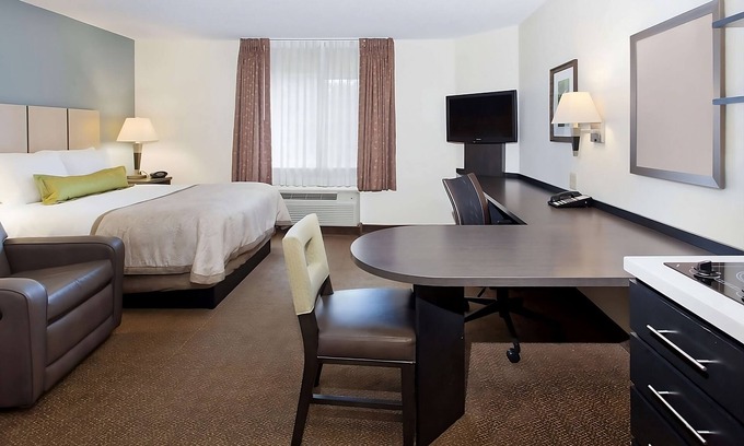 Southfield Resort | Your Relaxing Getaway Awaits! Family-friendly, Free Parking! Pets are Allowed!