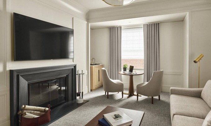 Back Bay East Hotel | Your Ultimate Leisure Stay Near Prudential Tower! Fireplace, Pets Allowed