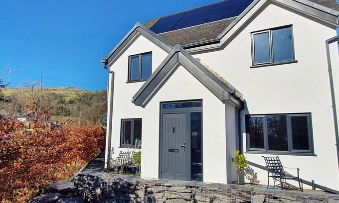 Rowen House | Yr Hen Berllan a beautiful family home in the heart of Snowdonia