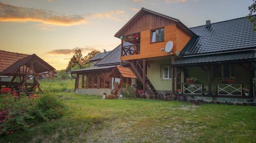 Podobovets Cabin | Zatishok Bilya Richky