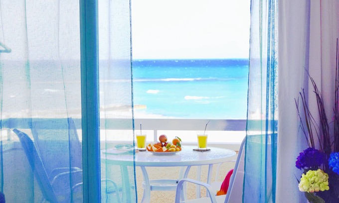 Larnaca Apartment | ZEN by the SEA Mackenzie beachfront