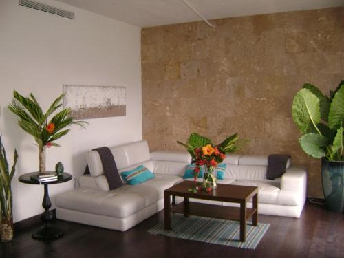 Eleanor Roosevelt House | Zen Retreat City Center Near Train