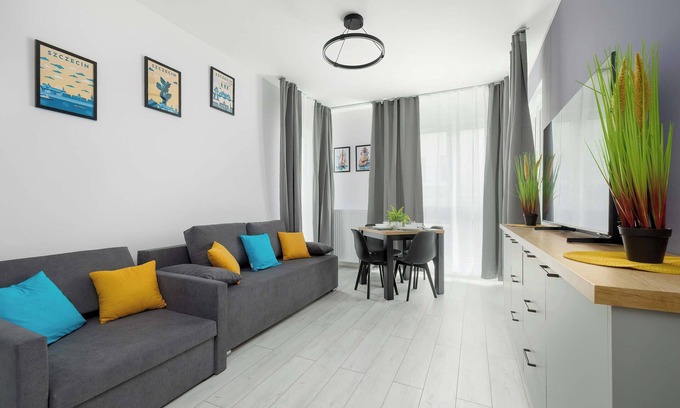 West Pomeranian Voivodeship Apartment | Zielonego Mostu 1 | Szczecin | Modern Apartment | Parking | Water View | Balcony
