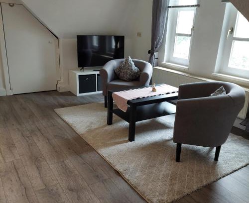 Neumuenster House | Zimmervermietung B&B