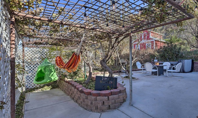 Hurricane Cottage | 'zion Haven' w/Fire Pit: 23 Mi to Nat'l Park!