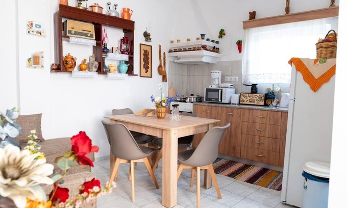 Marmari Apartment | Zografia - Charming House near the coast