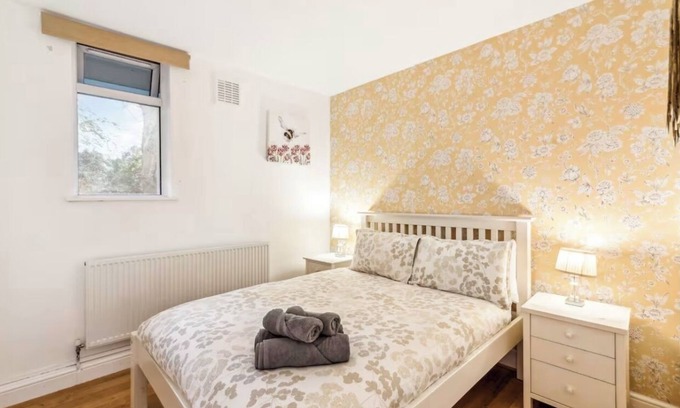Bunhill Apartment | Zone 1 Spacious 1-Bed Flat – Sleeps 4 | Modern Comfort in Prime Location!
