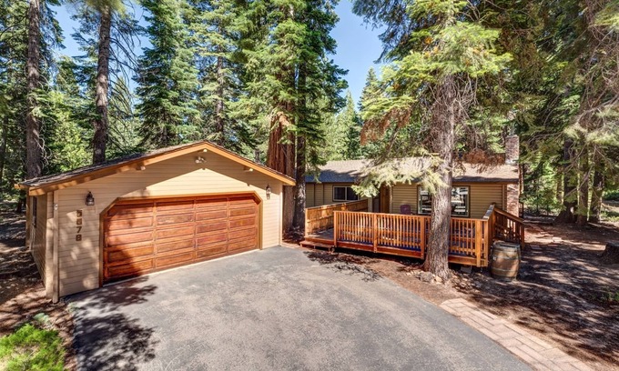 Carnelian Bay Cabin | Zoss Cabin, 4BD/2BA, Private Hot Tub