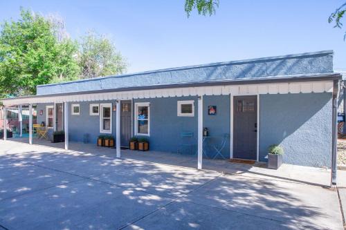 Berkley Apartment | Zuni St Motor Inn- Bike, Dine, Explore Denver