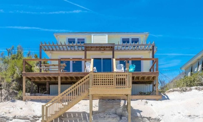 Surf City House | Zzzz's By The Seas - Oceanfront 3 BR cottage in Surf City! Dog Friendly!