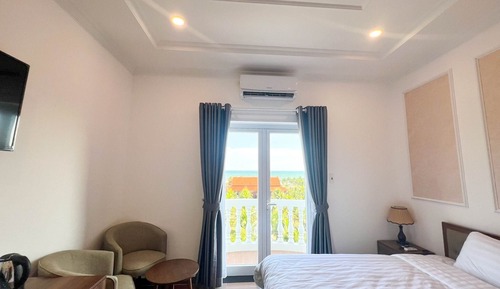 Deluxe Ocean View with Balcony