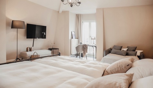 Junior Suite, City View